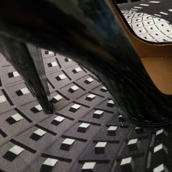 Calvin Klein Excellent Worn Once Patent Leather 3 In Fantastic soles!!! size 10 - Picture 2 of 10